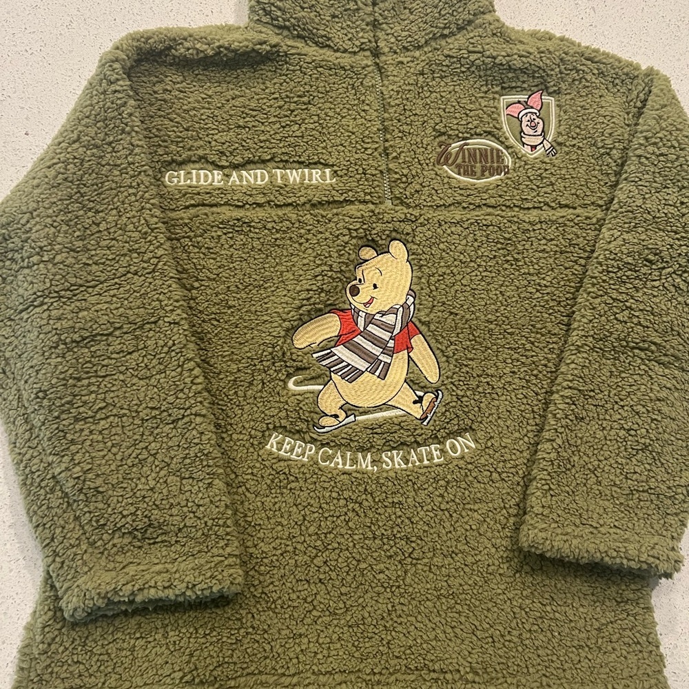 Disney Winnie the Pooh Sage Green Sherpa Pullover Medium